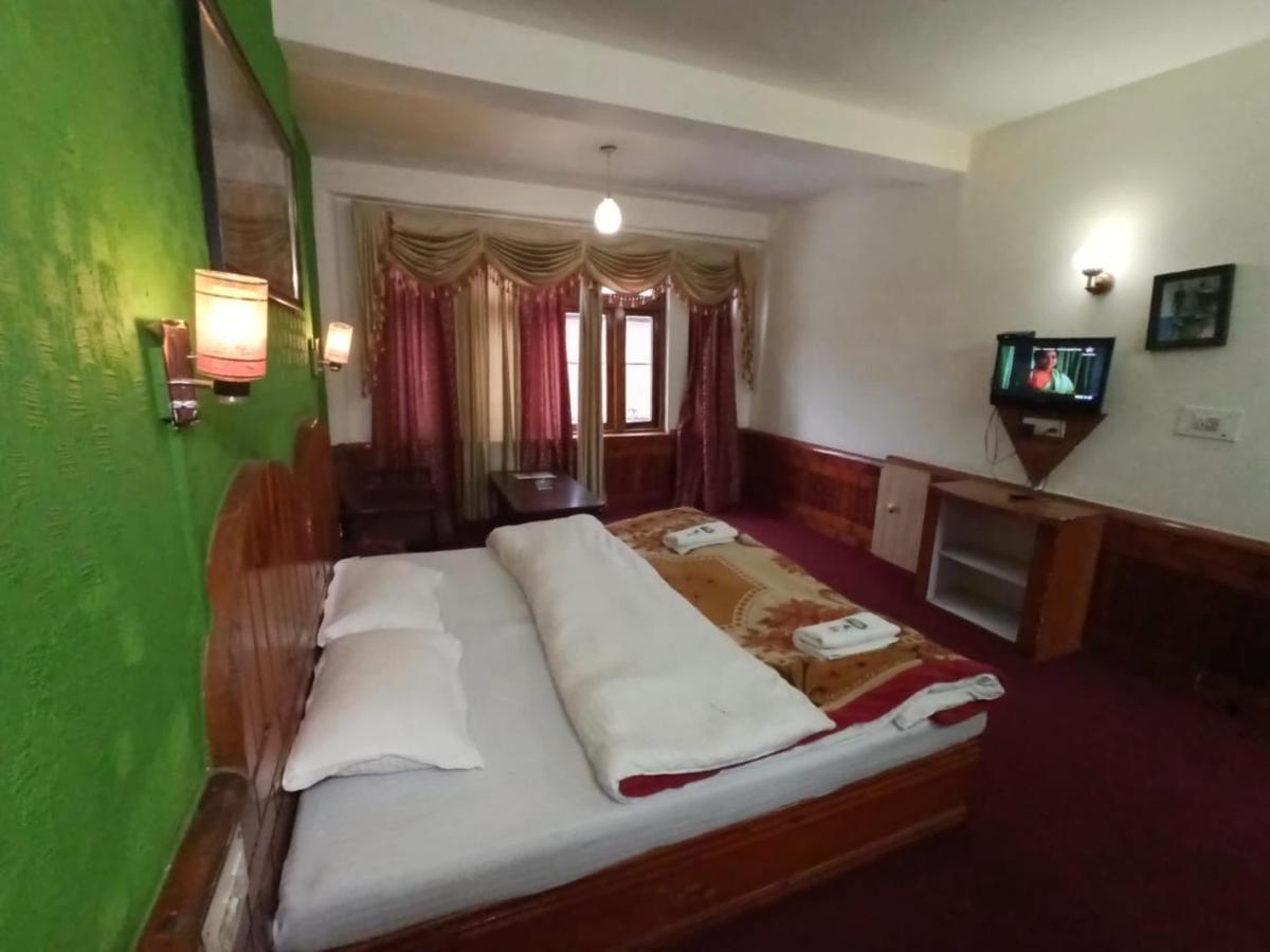 Hotel Him View Manāli Exteriér fotografie
